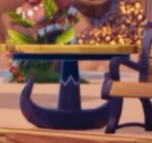 Recorte do trailer: Mesa com formato de âncora