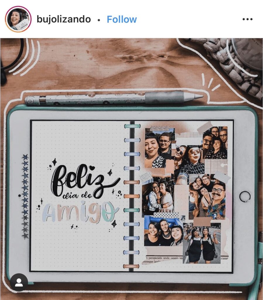 Ipad ligado com tela em um bujo com colagens de fotos com amigos